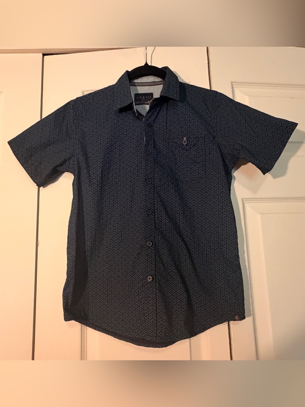Boys' Short-Sleeve Button-Down Shirt - Navy Geo Print